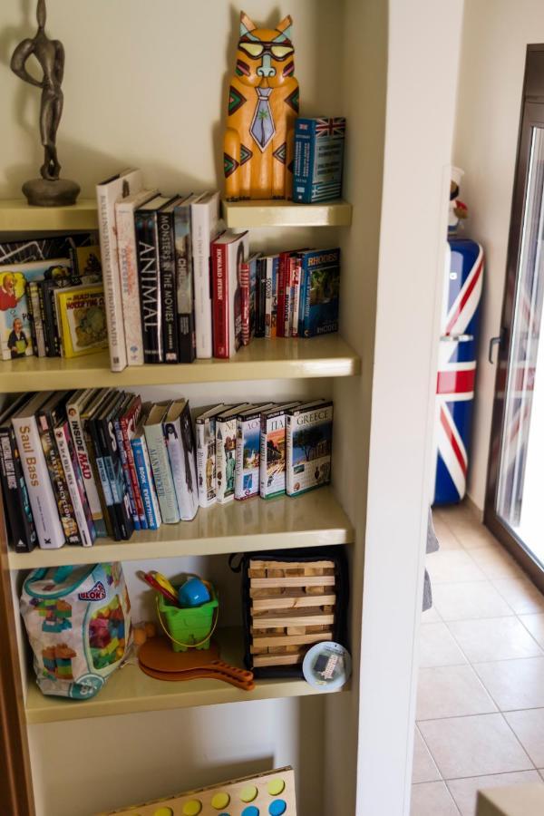 The Corner House At Gennadi Court Villa ภายนอก รูปภาพ