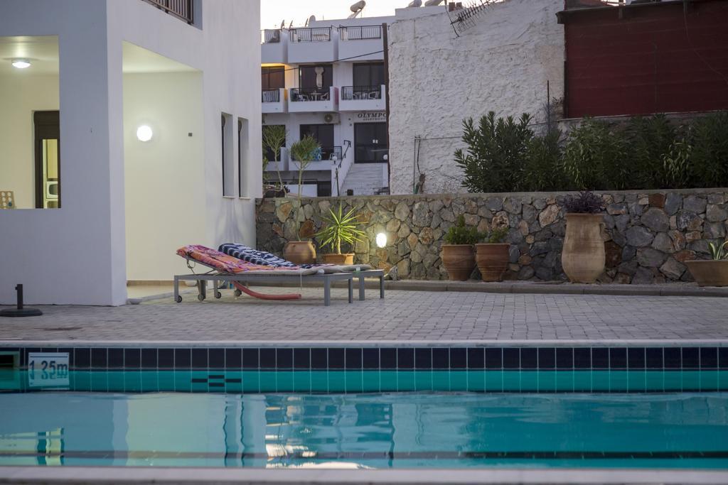 The Corner House At Gennadi Court Villa ภายนอก รูปภาพ